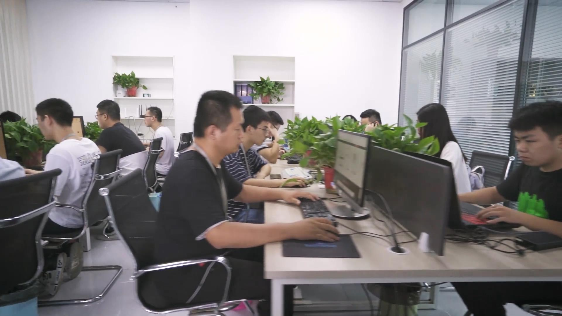 企业网站建设别踩坑！寻宝黄金城 11 年定制，让官网成为获客利器